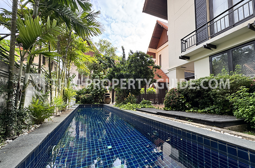 House with Private Pool in Phaholyothin